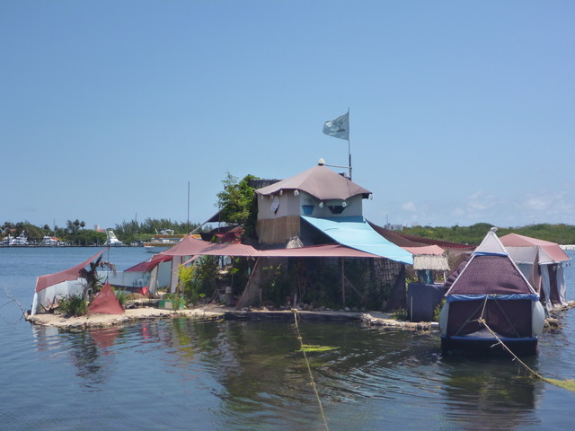 Casa Sobre garrafas PET